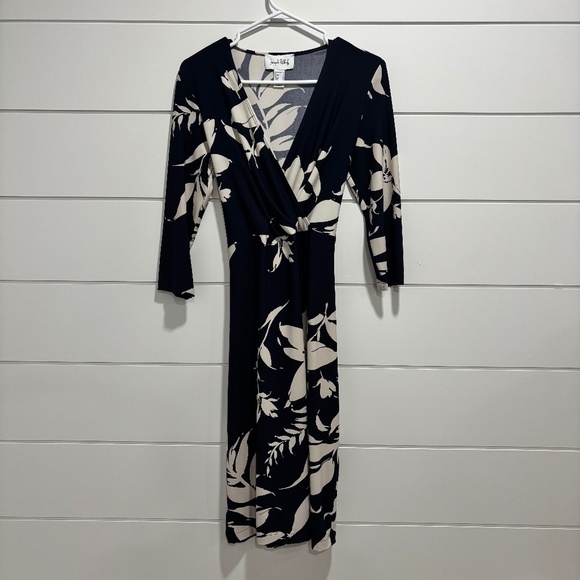 Joseph Ribkoff spring 2024 faux wrap dress with attached belt 3/4 sleeves size 6 - Picture 2 of 16